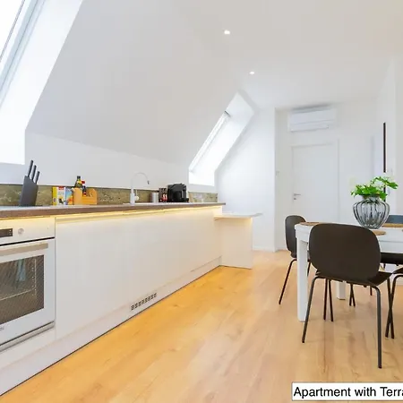 Stylish In The Centre Apartment